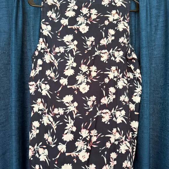Banana Republic Women's Navy Floral Tank Top Size M - Picture 2 of 4